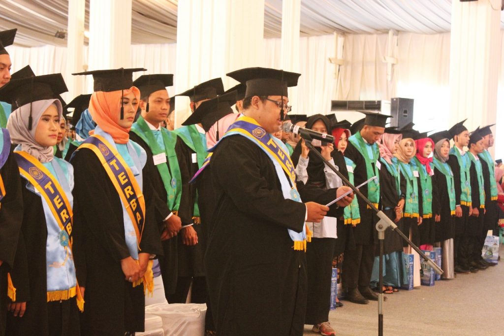 You are currently viewing Wisuda Unimus ke-29 Tahun 2018 di PRPP Semarang