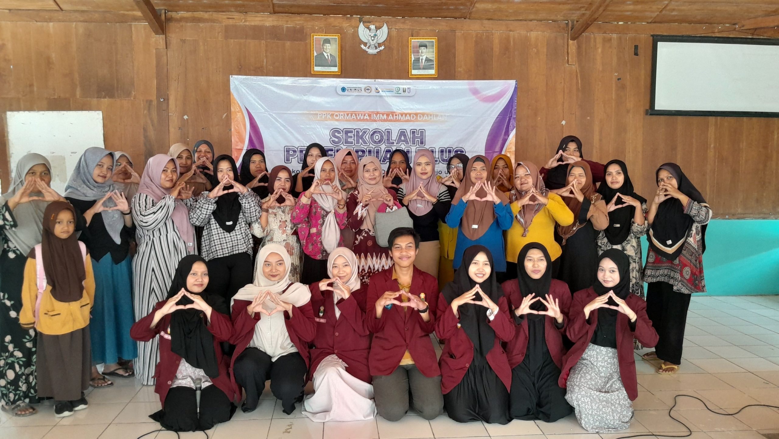Read more about the article Sekolah Perempuan Plus PPK ORMAWA IMM Ahmad Dahlan FTIK Universitas Muhammadiyah Semarang 2025 Dorong Ibu-Ibu Desa Kandangrejo Manfaatkan Potensi Bawang Merah untuk Usaha