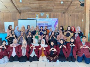 Read more about the article Belajar Styling dan Mix & Match, Ibu-Ibu Kandangrejo Ikuti Sekolah Perempuan Plus 2025