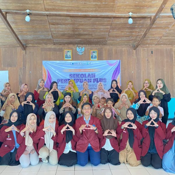 Dari Pola Arab hingga India, Perempuan Desa Kandangrejo Belajar Merias dengan Henna