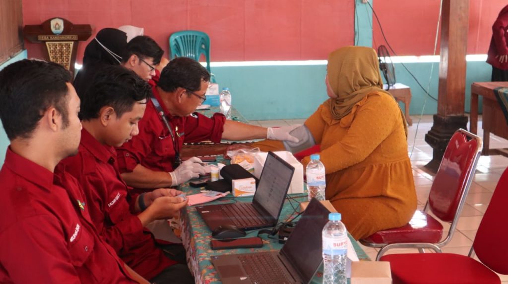 Sekolah Perempuan Plus 2025 Hadirkan Layanan Cek Kesehatan dan Donor Darah Gratis untuk Warga Desa Kandangrejo