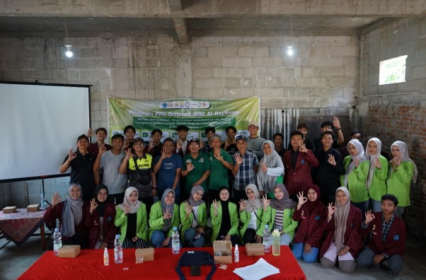 PPK Ormawa IMM Al Haytham Gandeng Mitra Bank Sampah Resik SejahteraKelurahan Sambiroto untuk Sinergikan Program Pengabdian Masyarakat