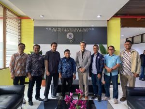 Read more about the article Benchmarking Tata Kelola Fakultas dan Kurikulum OBE Antara Fakultas Teknik UNIMUS Dengan Fakultas Teknik Mesin dan Dirgantara ITB